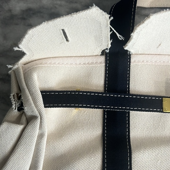Boatkin canvas bad. Cream with Navy. Unfinished look is intentional.brand new - Picture 2 of 8